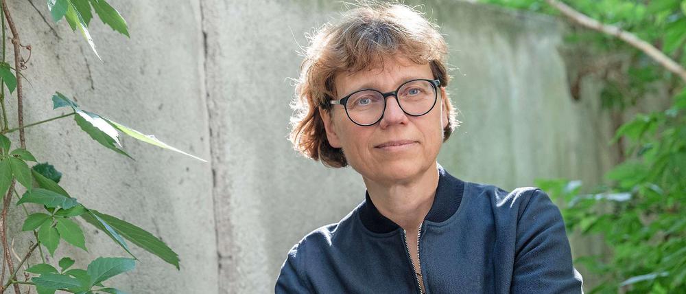 Die Journalistin und Autorin Andrea Roedig kam in Düsseldorf zur Welt und lebt in Wien.