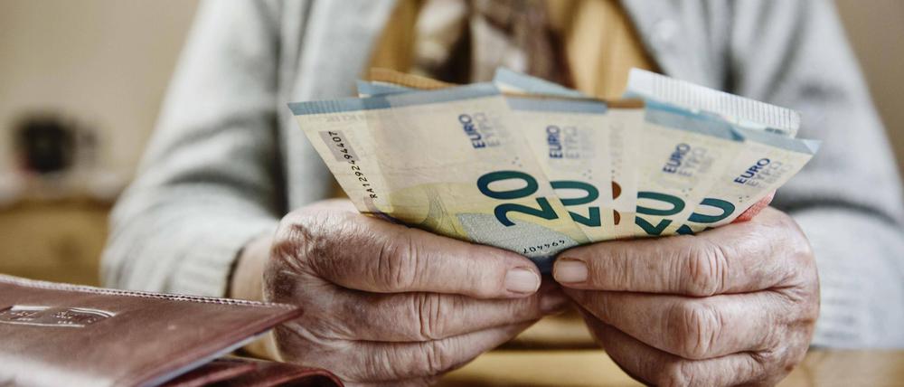 Genug gespart? Die Inflation entwertet die Rente.
