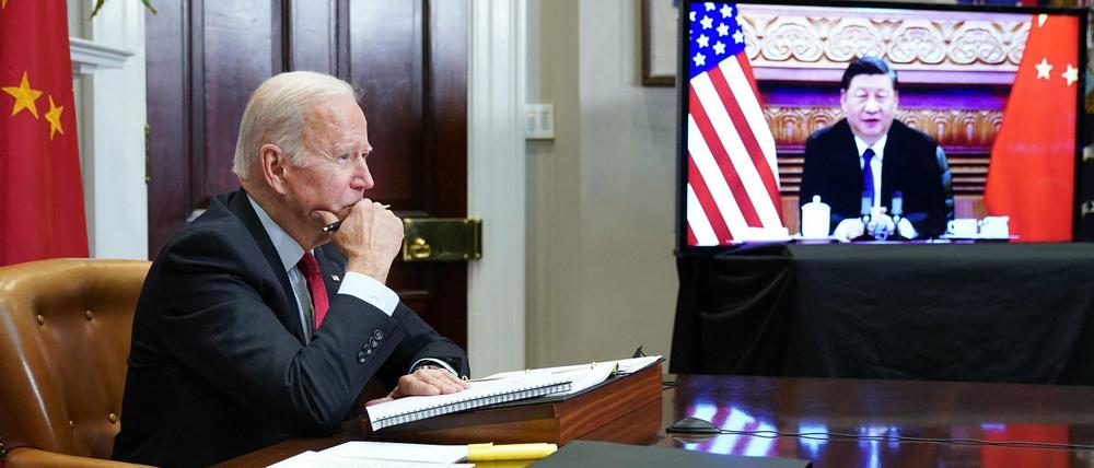 Joe Biden bei einem virtuellen Gespräch mit Chinas Präsident Xi im November 2021.