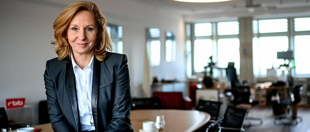 Nachdem Rückzug vom Amt der ARD-Vorsitzenden werden viele Forderungen an die Adresse der RBB-Intendantin erhoben.
