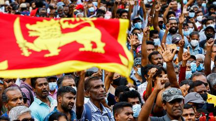 Präsident Wickremesinghe stößt im Volk auf Skepsis. Viele werfen ihm vor, hinter seinem Vorgänger Gotabaya Rajapaksa zu stehen.