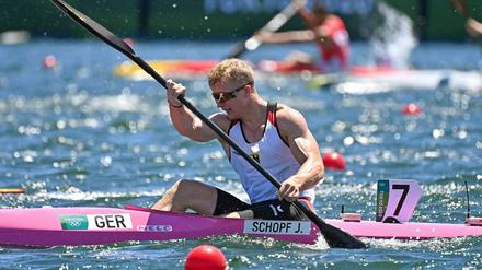 Jakob Schopf verpasste bei Olympia knapp eine Medaille im Einer, nun startet er außerdem im Vierer.