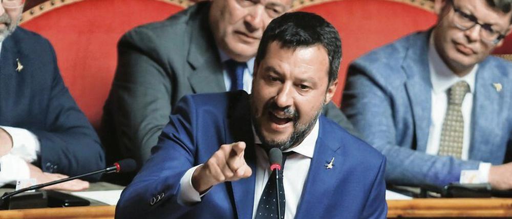 Putin-Bewunderer Salvini im Parlament. Beweise, dass er vom Kreml für Draghis Sturz eingekauft wurde, gibt es aber nicht. Foto: imago