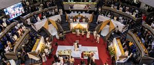 Gläubige versammeln sich im Kenya International Conference Center während eines interreligiösen Gebets. MARCO LONGARI / AFP)
