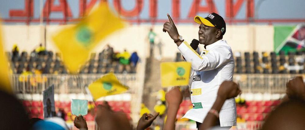 Strolche gegen Dynastien: Unter diesem Slogan läuft der Präsidentschaftswahlkampf von William Ruto. Der reiche Vizepräsident wirbt vor allem um die Stimmen der armen Kenianer – und nennt sich selbst „Chef der Strolche“. 