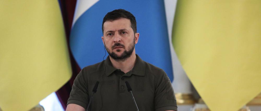 Wolodymyr Selenskyj, Präsident der Ukraine, macht Russland für Schüsse auf das AKW Saporischschja verantwortlich.