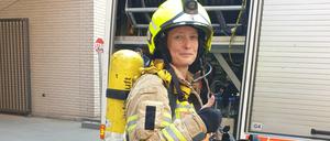 Martina Witte, 56, ist bei der Freiwilligen Feuerwehr in Berlin-Friedrichshain tätig. 