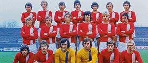 Unerwarteter Auftaktsieg. Am ersten Spieltag der Saison 1976/77 gewann Union mit Torwart Wolfgang Matthies (vordere Reihe, 3. v. re.) gegen den BFC Dynamo. 