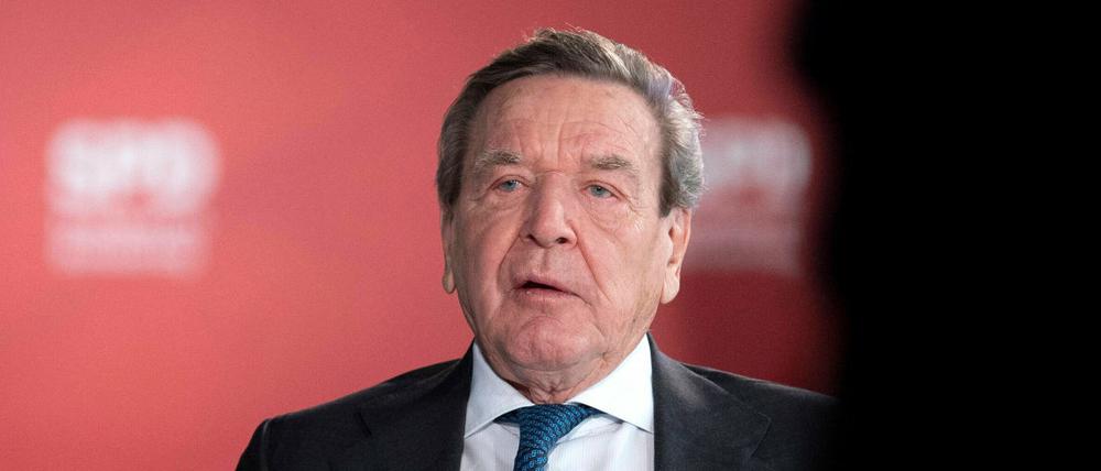 Schröder steht seit langem wegen seiner Nähe zu Wladimir Putin in der Kritik (Archivbild).