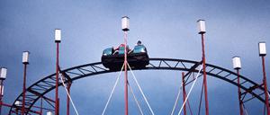 Eine Frau ist bei einer Achterbahnfahrt ums Leben gekommen (Symbolbild).