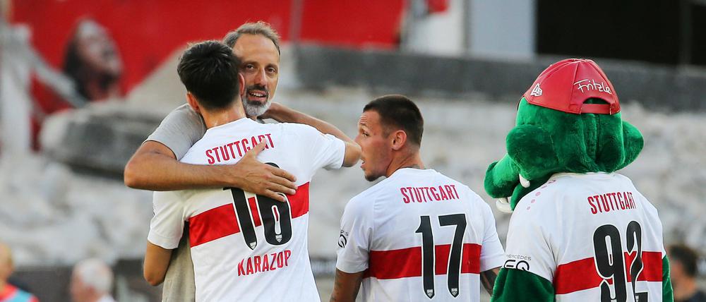 Trainer Pellegrino Matarazzo bedankte sich nach dem Spiel bei Atakan Karazor.