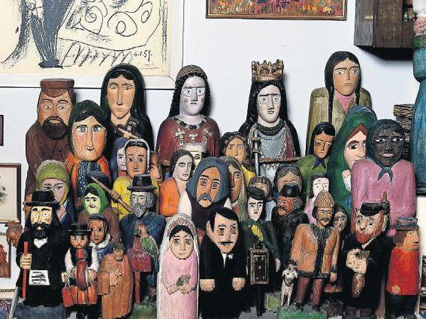 Geschnitzte Figuren aus Polen.