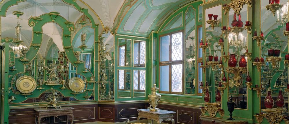 Dresdens Schatzkammer. Das Grüne Gewölbe ist nach der grünen Ausmalung eines Teils der Räume benannt.