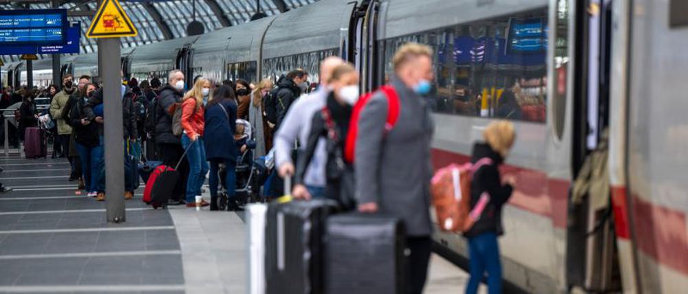 Der Andrang bei der Deutschen Bahn ist groß.
