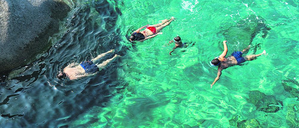 Familienbadeausflug bei Cagliari.