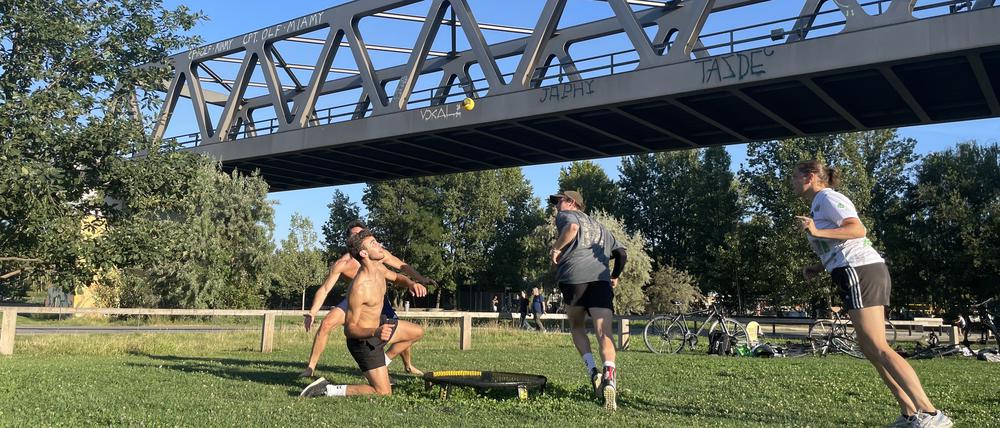 In Action: Die Red-Eagles beim Training im Gleisdreieckpark: Moritz Hohmann