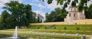 Die Geschichte der Klosteranlage in Neuzelle reicht bis ins 13. Jahrhundert zurück. Sonderführungen und klassische Konzerte ziehen Besucher ebenso an wie die Wilde Klosterküche, die es sogar in den Restaurantführer Gault & Millau geschafft hat. 