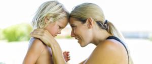 Auf Augenhöhe. Sieben Schritte zur Erziehung ohne Kontrolle. Viele Eltern haben verinnerlicht, dass ihre Kinder immer tun müssen, was sie sagen. Das macht alle Beteiligten unglücklich. Doch es geht auch anders.