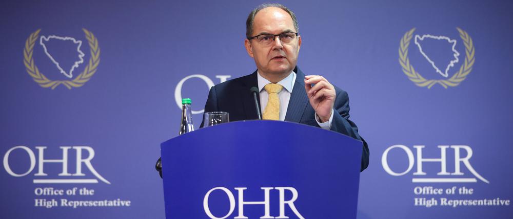 Sarajevo: Press conference of the High Representative in Bosnia and Herzegovina, Christian Schmidt The High Representative in Bosnia and Herzegovina, Christian Schmidt, used the Bonn powers today and imposed technical changes to the Election Law of Bosnia and Herzegovina. During the press conference in the OHR building, Schmidt said that there are no first- and second-degree citizens in Bosnia and Herzegovina and that there are three constitutive nations living in it, in Sarajevo, Bosnia and Herzegovina, on July 27, 2022. ArminxDurgut/PIXSELL