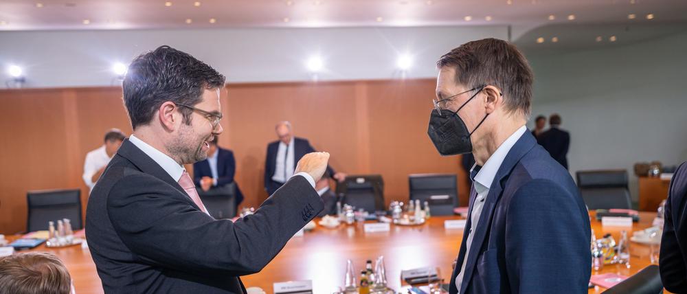 Justizminister Marco Buschmann und Gesundheitsminister Karl Lauterbach im Bundeskabinett (Archivbild)