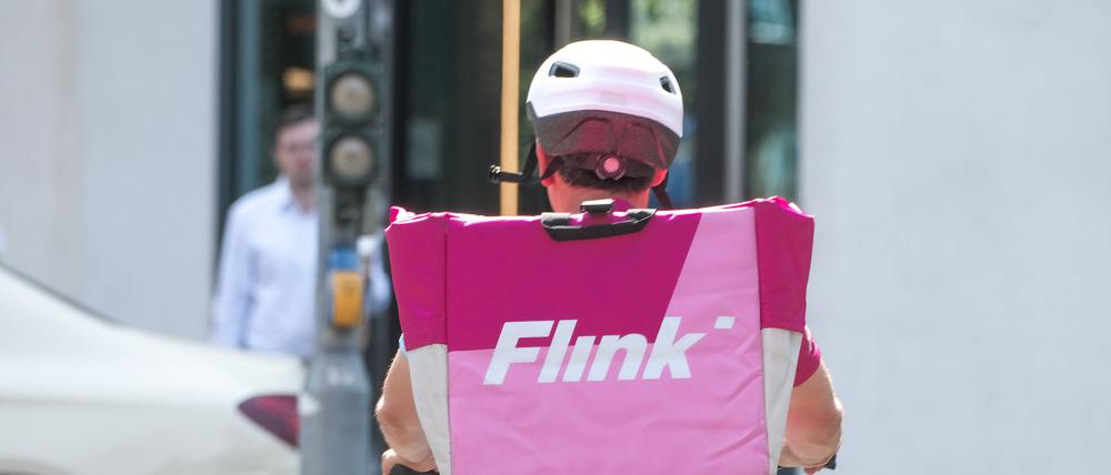 Der Lieferdienst Flink bringt Lebensmittel und andere Produkte.