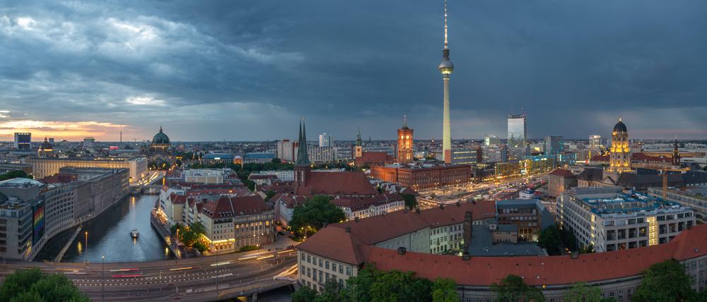 Abendstimmung im Zentrum lässt sich aus dem Helikopter noch viel eindrücklicher genießen