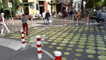 Auf der Bergmannstraße, die auch nachts meist sehr belebt ist, gibt es bereits Poller.