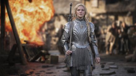 Mit beinahe religiösem Eifer. Elbenkämpferin Galadriel (Morfydd Clark).