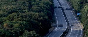 Die A115 blieb im Sommer wegen eines Großbrandes auf dem Polizei-Sprengplatz tagelang gesperrt.
