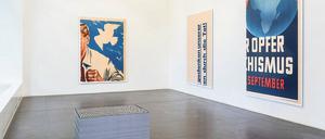 Blick in Leon Kahanes Ausstellung in der Galerie Nagel Draxler