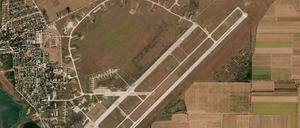 Dieses Satellitenbild von Planet Labs PBC zeigt den Luftwaffenstützpunkt Saki vor einer Explosion.