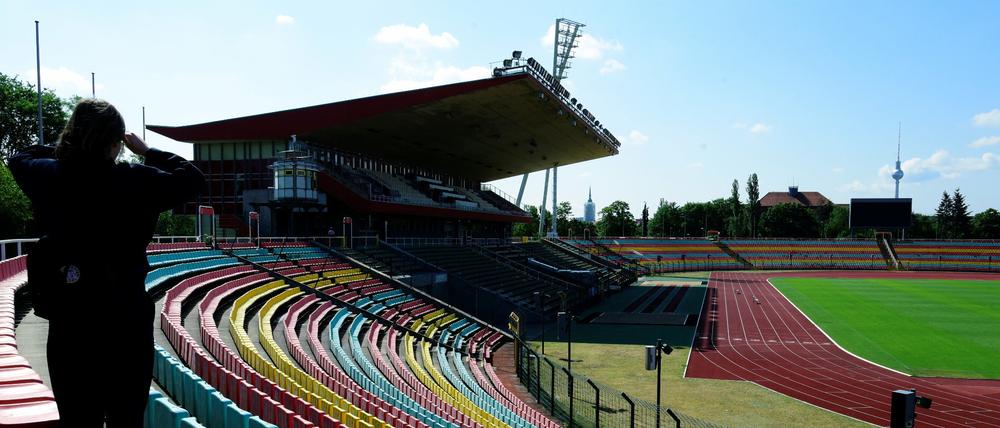 Für den Stadionbau mit seinen unmittelbaren Freiflächen insgesamt 97 Millionen Euro brutto zur Verfügung.