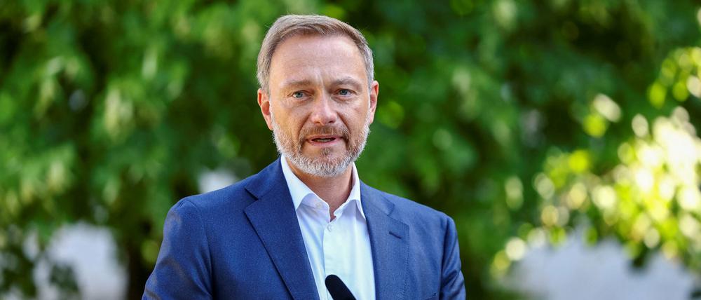 Christian Lindner bei der Ankündigung seines Inflationsausgleichs am Mittwoch im Garten des Finanzministeriums. 
