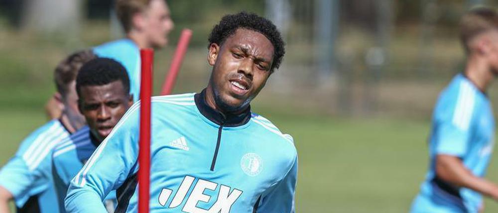Jean-Paul Boëtius hielt sich zuletzt bei Feyenoord fit.