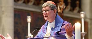 Kardinal Rainer Maria Woelki spricht ein Weihegebet für Russland und die Ukraine im Kölner Dom. 