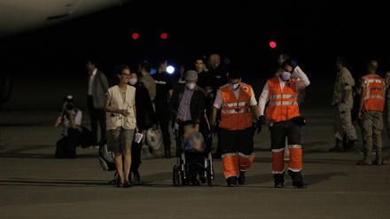 Rund 10.000 deutsche Ortskräfte warten auf eine Möglichkeit zur Ausreise aus Afghanistan.