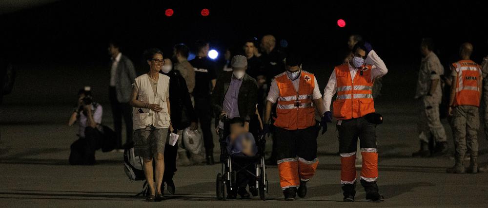 Rund 10.000 deutsche Ortskräfte warten auf eine Möglichkeit zur Ausreise aus Afghanistan.