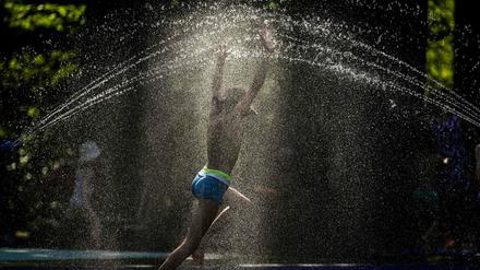Nach dem Ärger auf dem Wasserspielplatz wandte sich die Frau an die Ombudsstelle und klagt nun gegen den Bezirk.