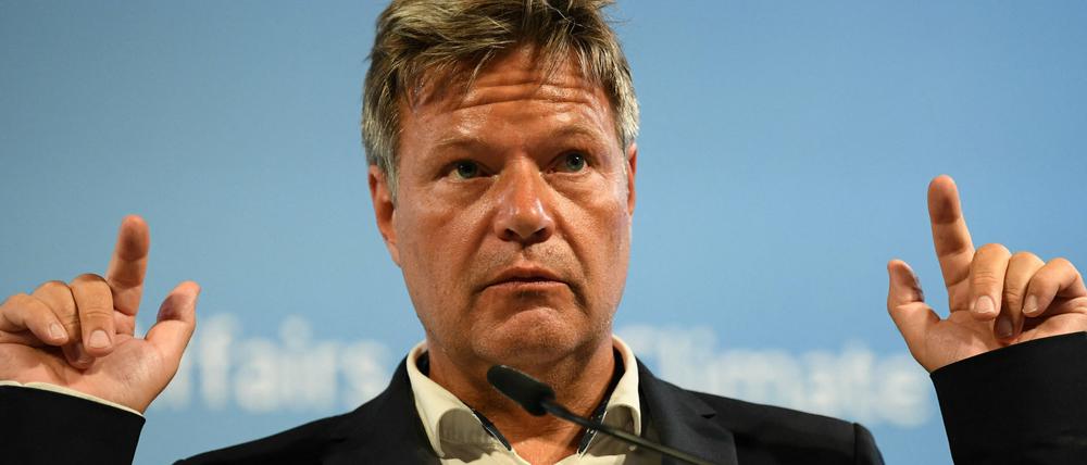 Wirtschaftsminister und Vizekanzler Robert Habeck (Grüne) erklärt die Gasumlage am Montag.