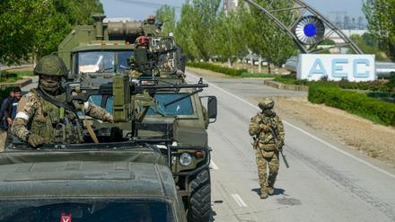Russisches Militär kontrolliert das ukrainische Atomkraftwerk Saporischschja. 