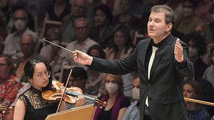 Der tschechische Dirigent Tomáš Hanus am Pult der Sommerakademie der Wiener Philharmoniker im Konzerthaus.