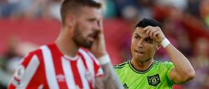 Fußball-Superstar Cristiano Ronaldo hat mit Manchester United beim FC Brentford 0:4 verloren.