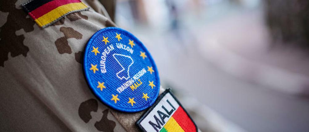 Deutschland stellt den Bundeswehr-Einsatz im westafrikanischen Mali bis auf Weiteres ein.