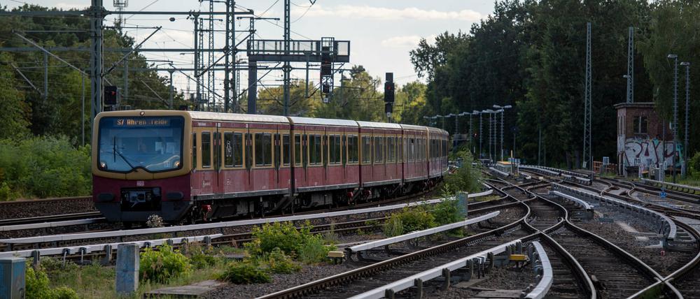 Eine Berliner S-Bahn (Symbolbild).