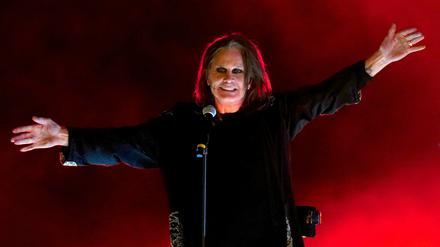 Rockstar Ozzy Osbourne biss 1982 bei einem Konzert einer Fledermaus den Kopf ab. Heute würde er das nicht mehr tun. 