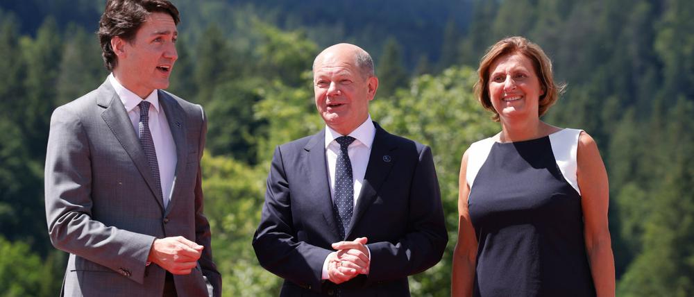 Baldiges Wiedersehen: Zuletzt trafen sich Justin Trudeau und Olaf Scholz (hier mit Ehefrau Britta Ernst) im Juni beim G7-Gipfel auf Schloss Elmau.