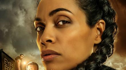 Alma Ortega (Rosario Dawson) sucht ihren vermissten Sohn.