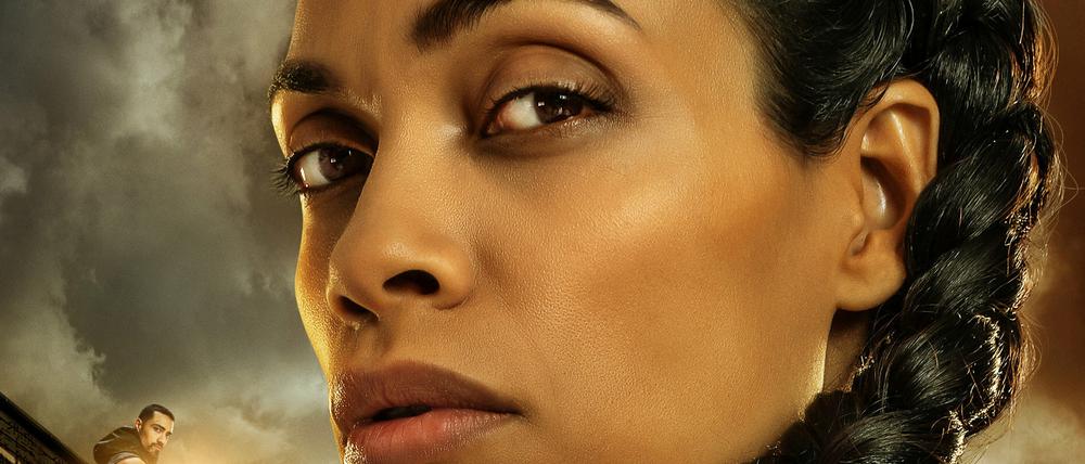 Alma Ortega (Rosario Dawson) sucht ihren vermissten Sohn.