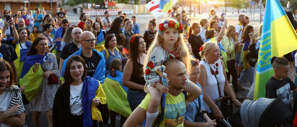 Die Demo zieht zum Wittenberg- und Nollendorfplatz in Richtung Potsdamer Straße und endet am Brandenburger Tor.