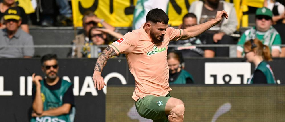 Erneut traf Oliver Burke in der Nachspielzeit für Bremen, dieses Mal gegen Dortmund.